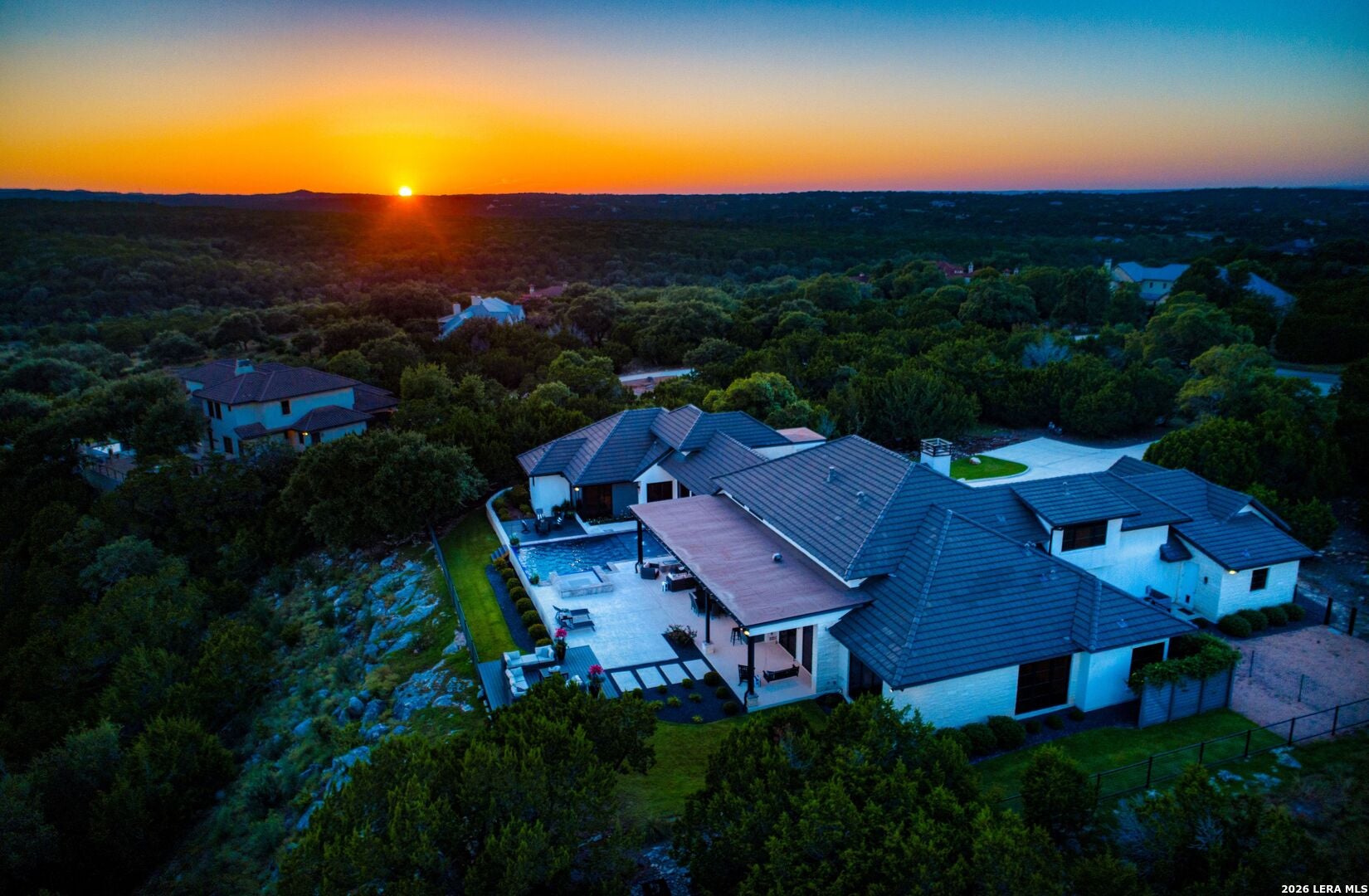 121 Greystone Pt