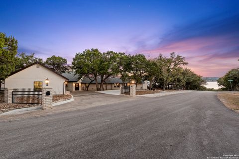 851 mount lookout Canyon Lake TX 78133