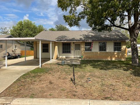 A home in Hondo