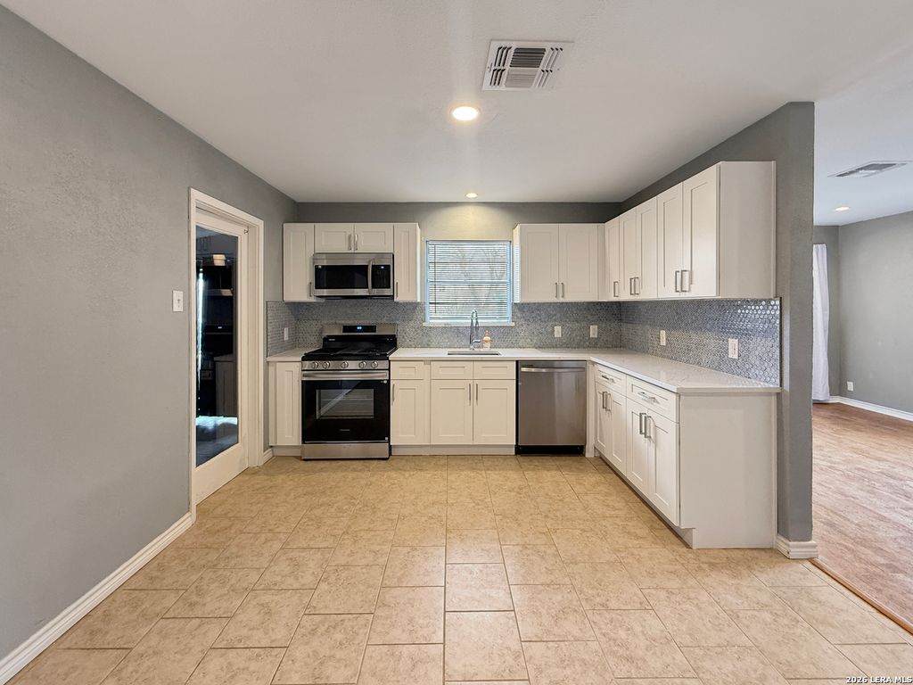 Photo of 114 Shadowlight Terrace, San Antonio, TX 78233 (MLS # 1944041)