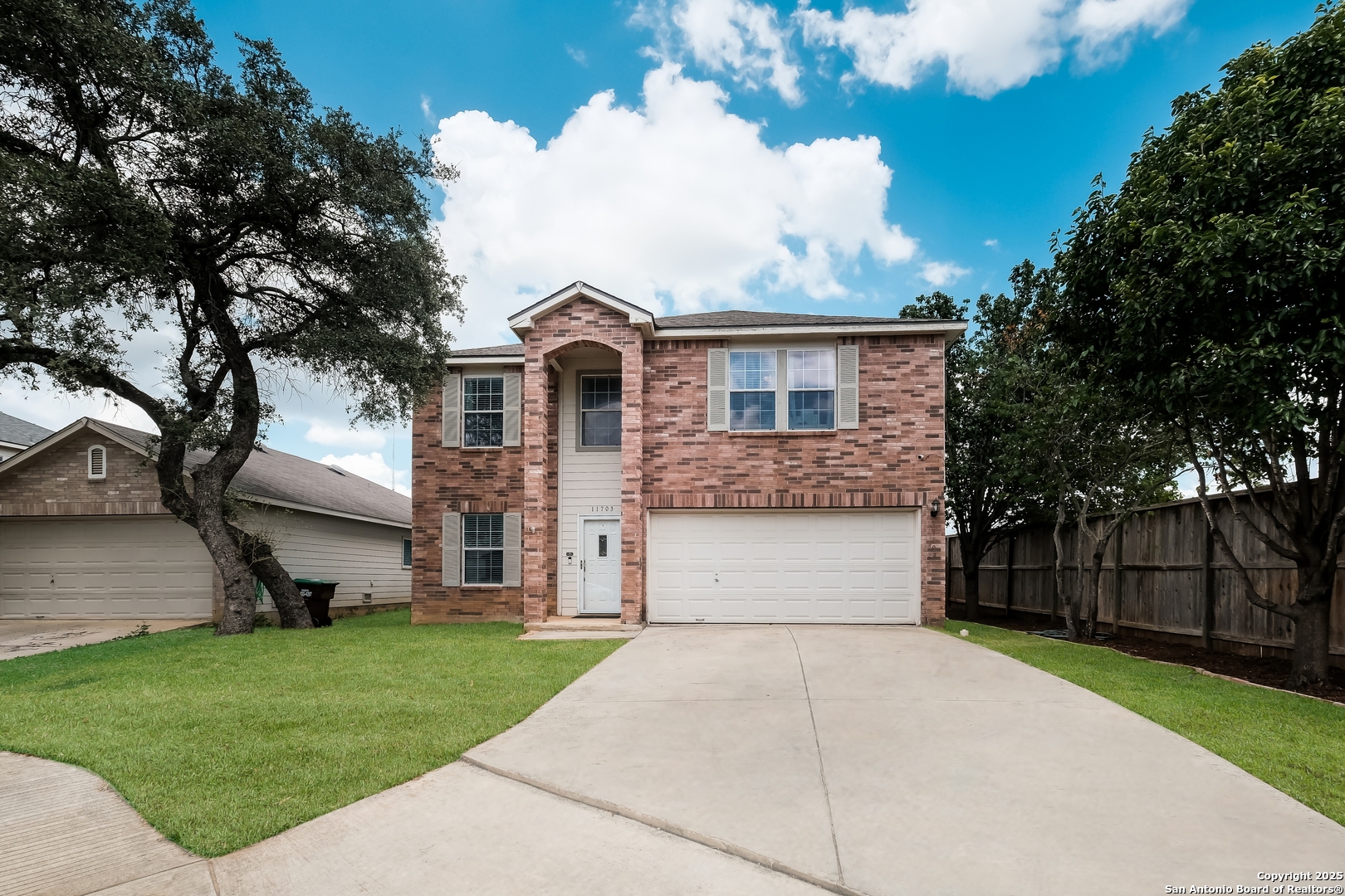 11703 Oakbrooke Hill