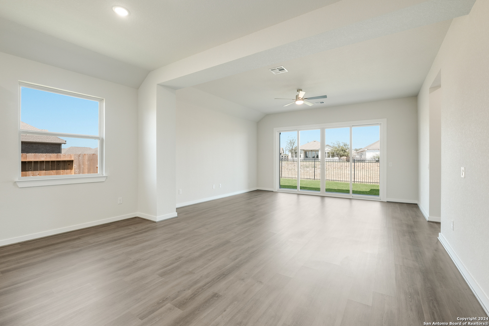 453 Foxtail Valley