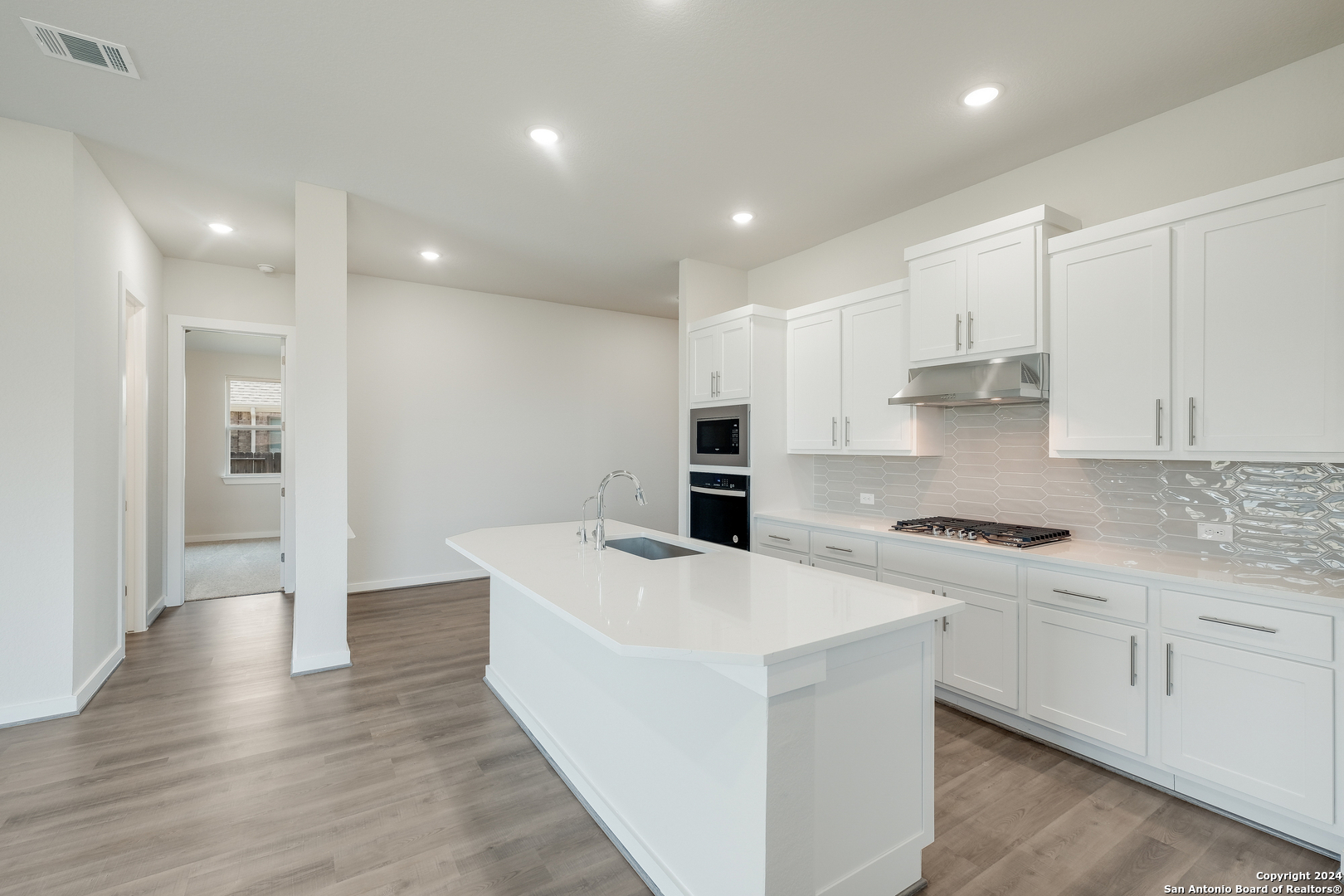 453 Foxtail Valley