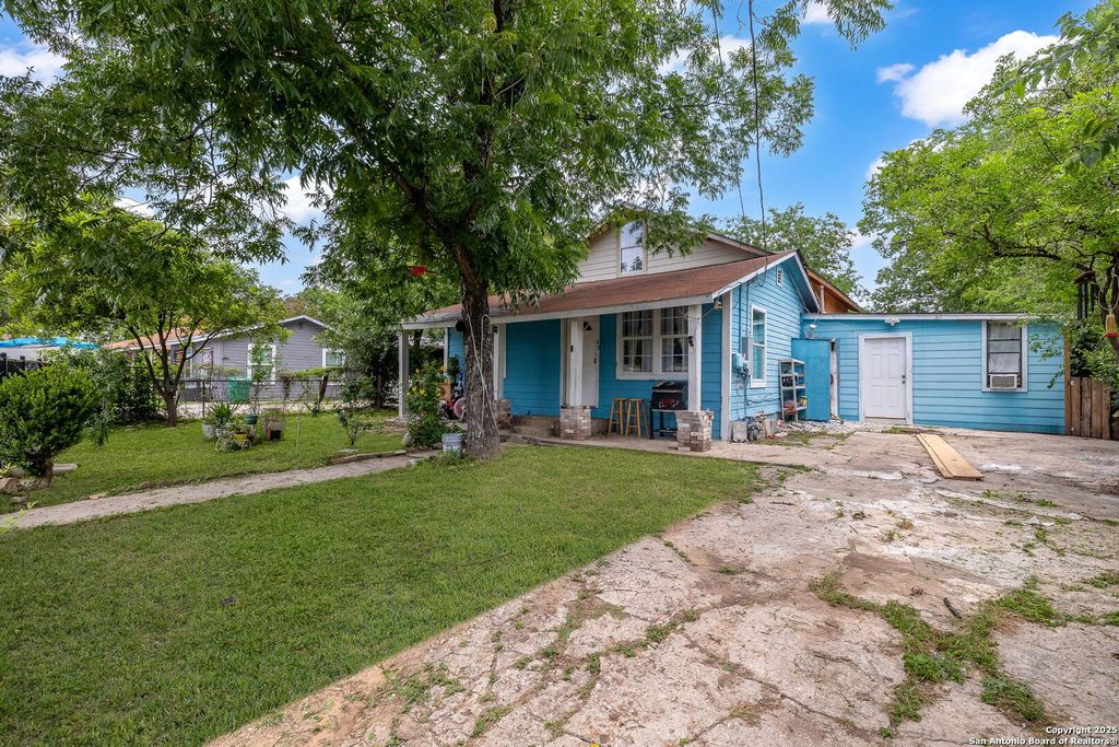 Photo of 43 Leroux, San Antonio, TX 78207 (MLS # 1874441)
