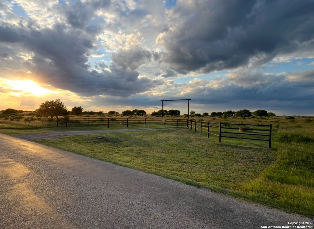 Photo of 2831 county road 430, Pleasanton, TX 78064 (MLS # 1871589)