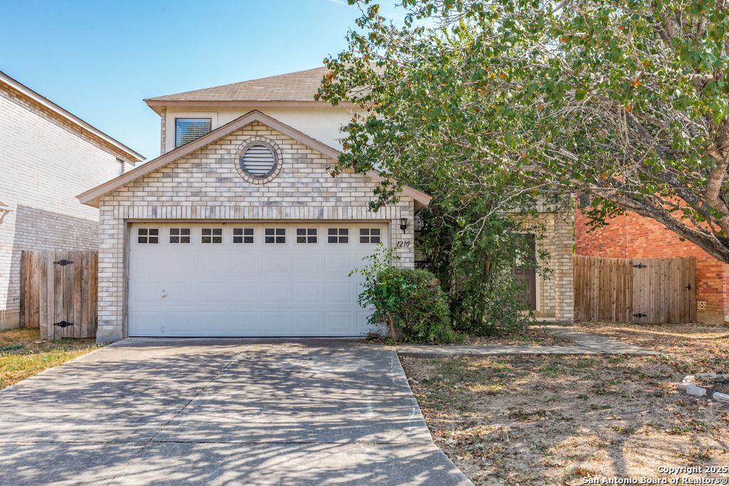 Photo of 1210 Crossing Oaks, San Antonio, TX 78253 (MLS # 1920644)
