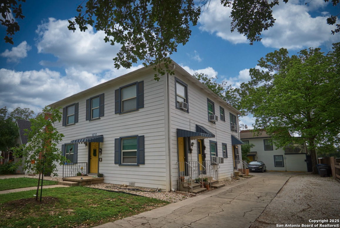 137 E NORWOOD CT