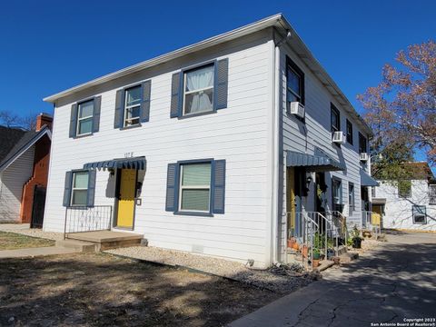 137 E NORWOOD CT San Antonio TX 78212
