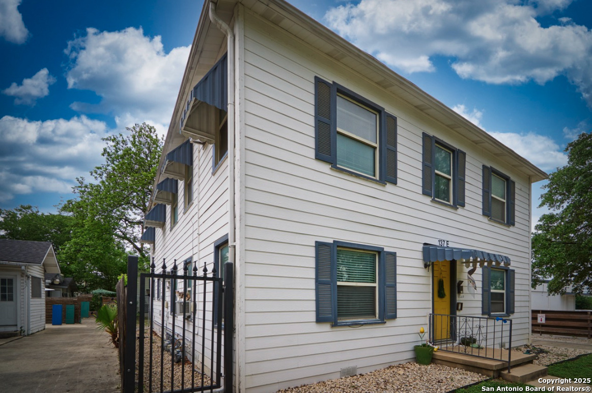 137 E NORWOOD CT