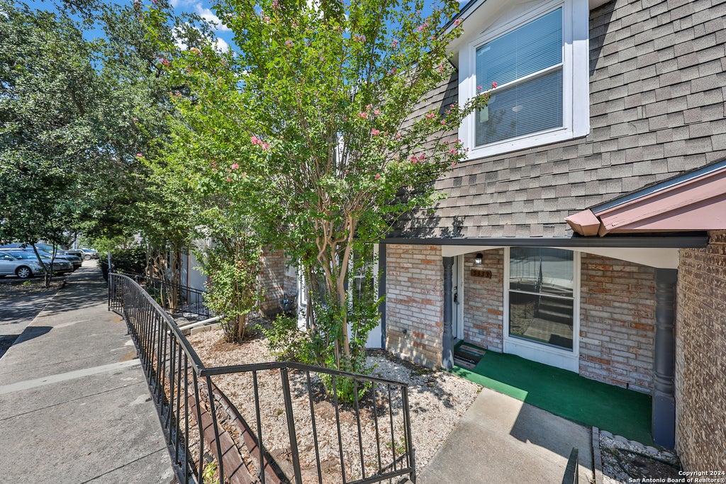 Photo of 5333 Callaghan Rd, San Antonio, TX 78228 (MLS # 2015603)