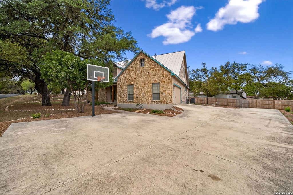 Photo of 116 Stonegate S, Boerne, TX 78006 (MLS # 1956586)