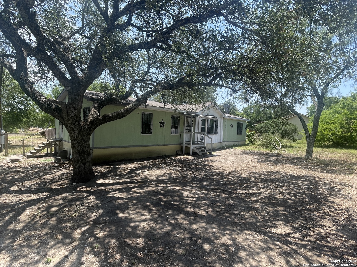 View Hondo, TX 78861 mobile home