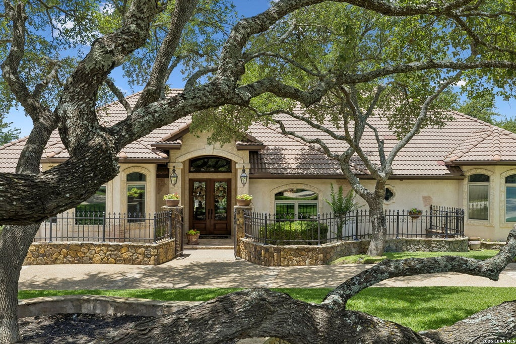 Photo of 318 Hyacinth Ln, San Antonio, TX 78260 (MLS # 1972366)