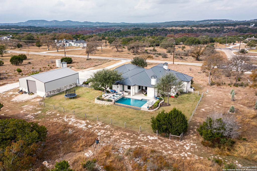 Photo of 65 Sabinas Ridge Rd, Boerne, TX 78006 (MLS # 1925979)