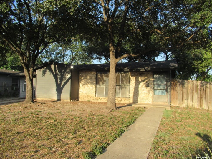 Photo 1 of 11 — 702 LONGLEAF ST, San Antonio, TX 78219