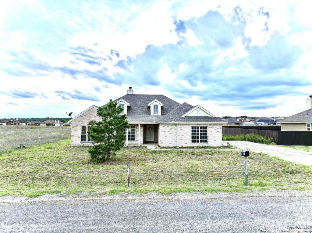 Photo of 135 Muirfield, La Vernia, TX 78121 (MLS # 1930085)