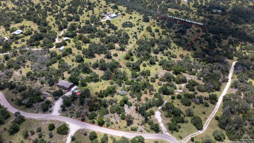 Photo of 211 Spring Rd, Fredericksburg, TX 78624 (MLS # 1889938)