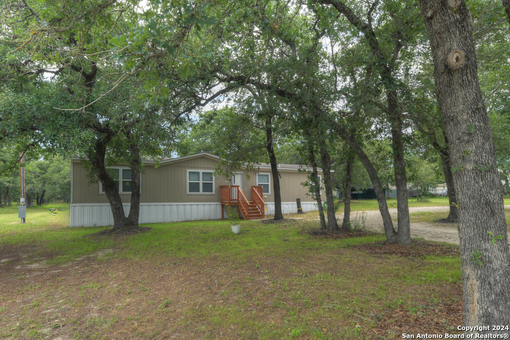 View La Vernia, TX 78121 mobile home