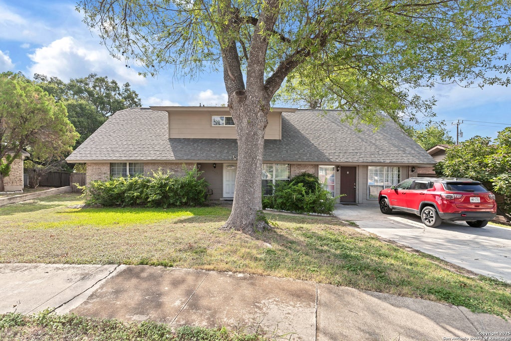 Photo of 3500 Lakefield, San Antonio, TX 78230 (MLS # 1897156)