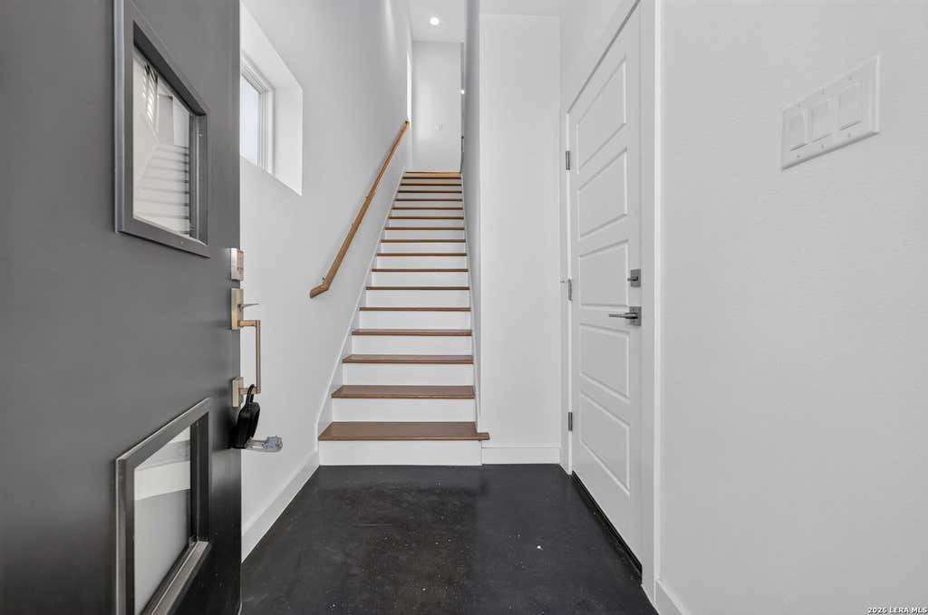 Photo of 1735 W Gramercy Pl 201 #201, San Antonio, TX 78201 (MLS # 2008907)