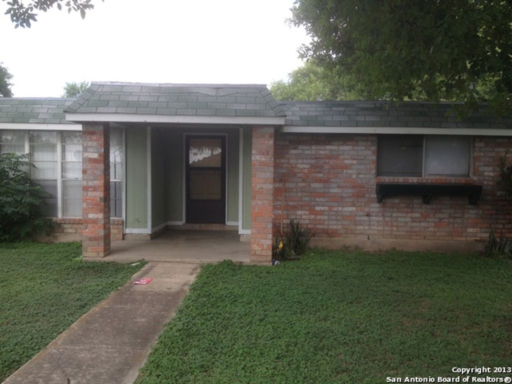 Photo of 5739 STIFFKEY DR, San Antonio, TX 78228 (MLS # 1920285)