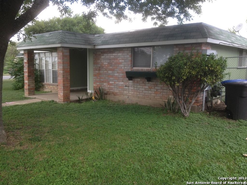 Photo of 5739 STIFFKEY DR, San Antonio, TX 78228 (MLS # 1920285)