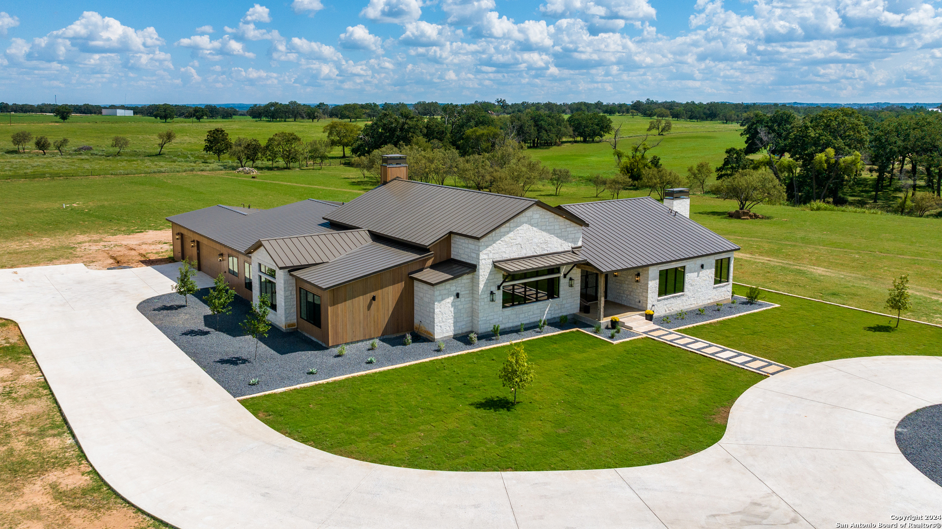 1318 Country Side Bnd