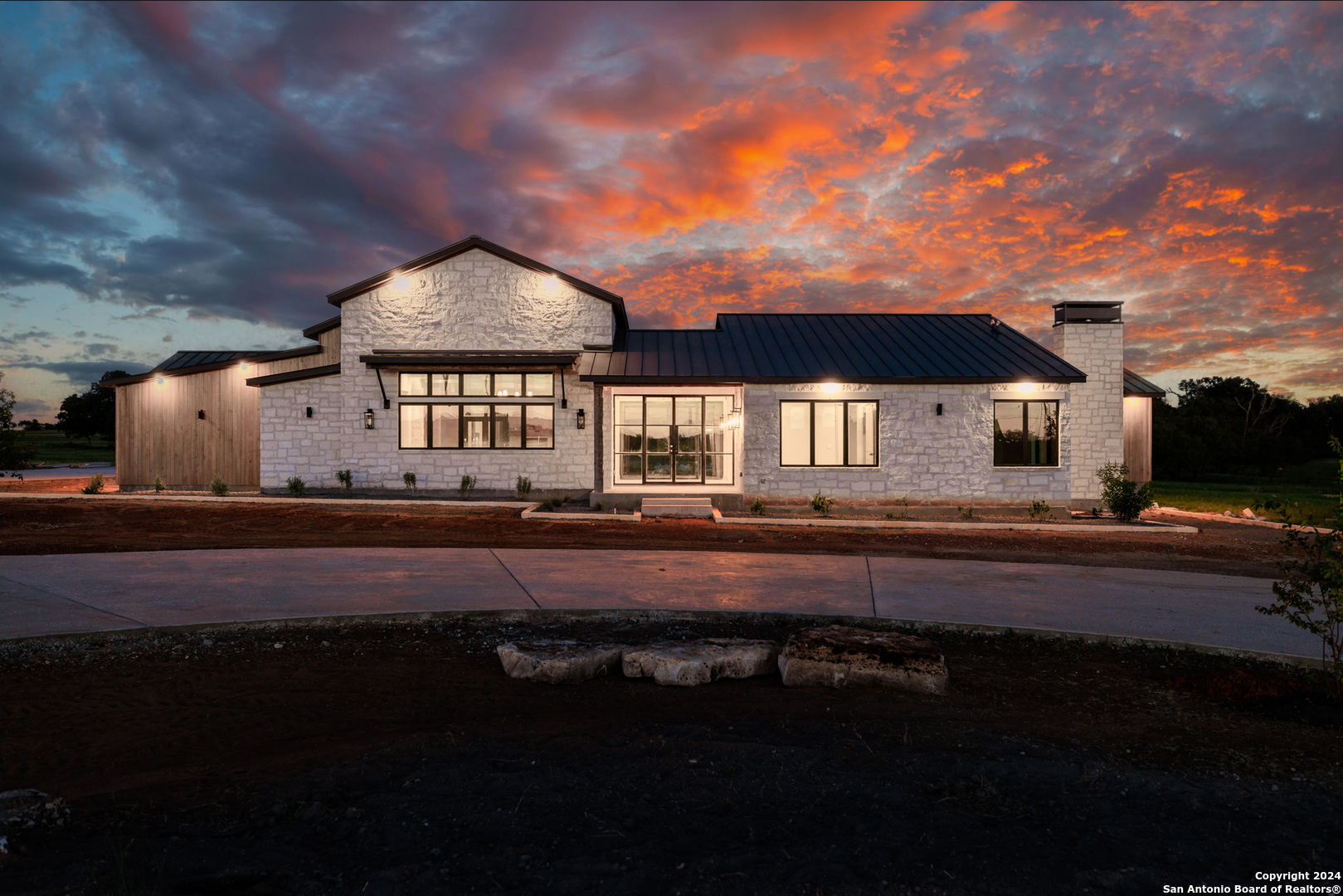 1318 Country Side Bnd