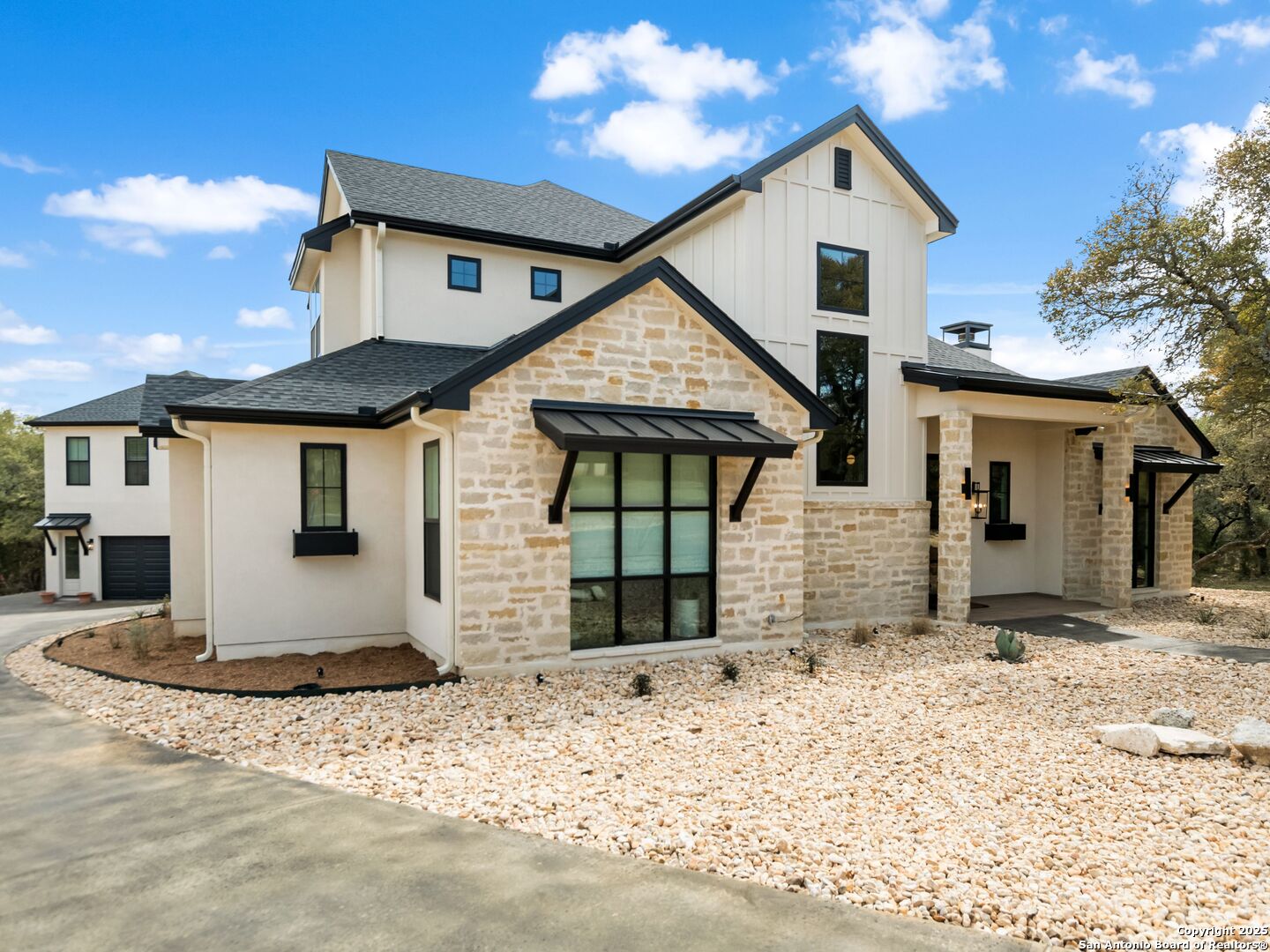 8030 Colonial Woods
