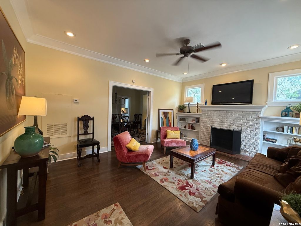 Photo of 402 W Elsmere, San Antonio, TX 78212 (MLS # 1954596)