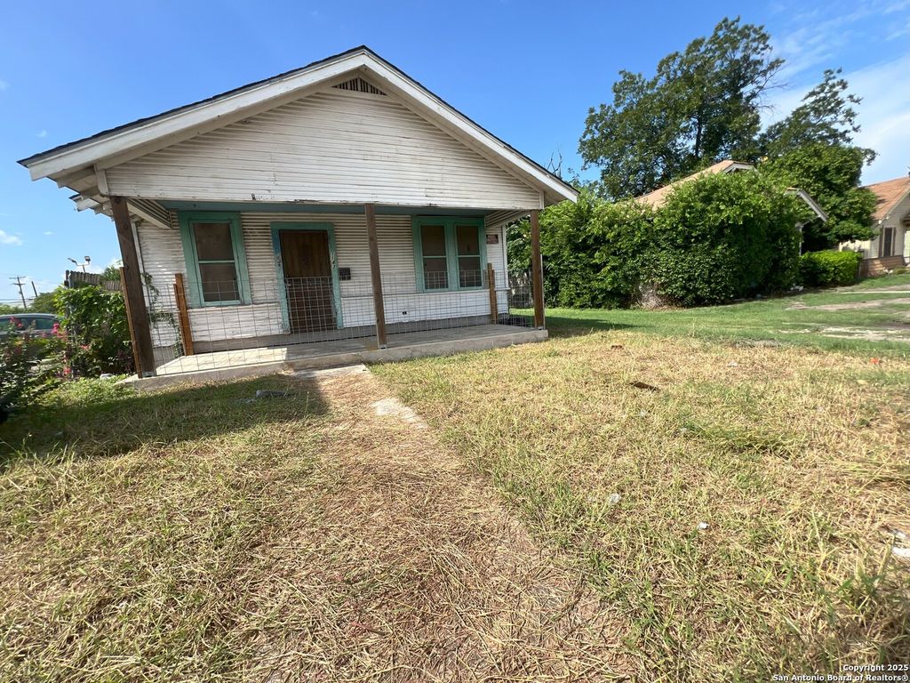 Photo of 1143 Culebra Rd, San Antonio, TX 78201 (MLS # 1886110)