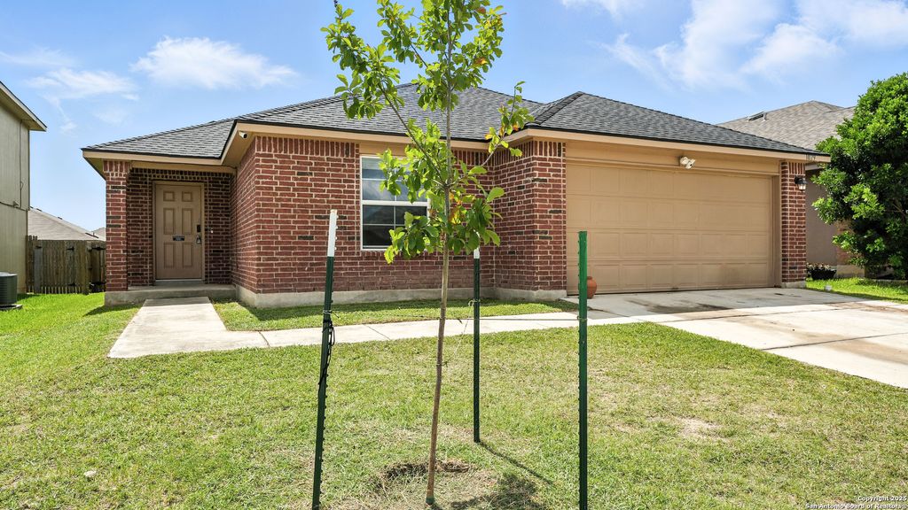 Photo of 1029 bromley, Seguin, TX 78155 (MLS # 1880198)