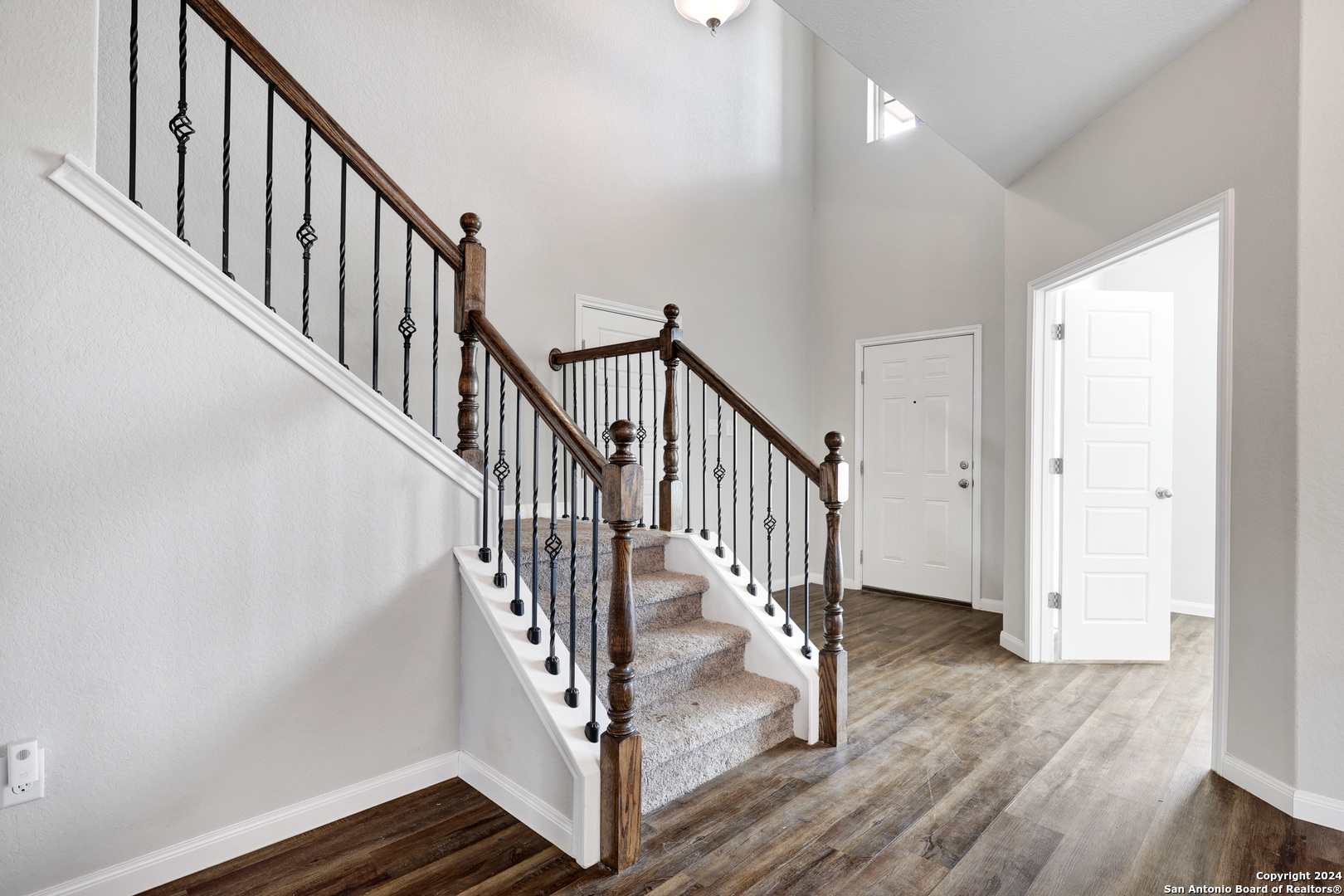 8116 Chasemont Court