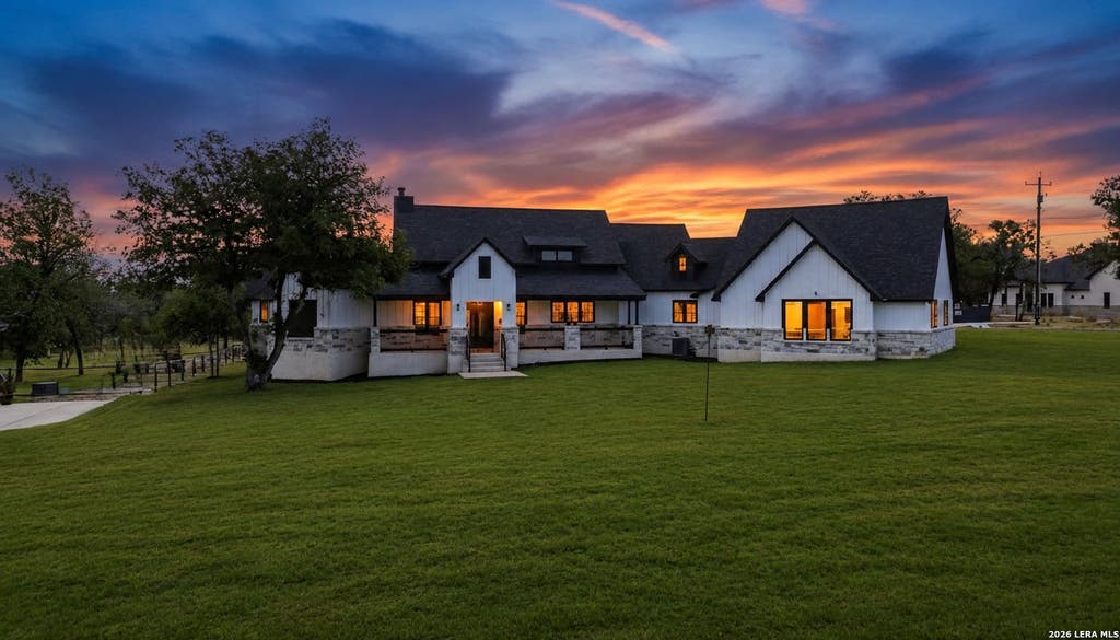 Photo of 100 TIMBER RDG, La Vernia, TX 78121 (MLS # 2009049)