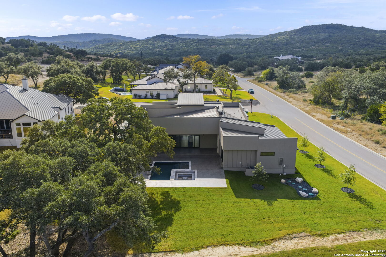 11019 Porter Springs