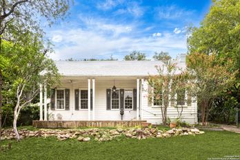 Single Family Residence at 527 Kings Ct