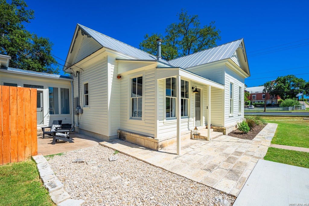 Photo of 501 W SAN ANTONIO ST, Fredericksburg, TX 78624 (MLS # 2007577)