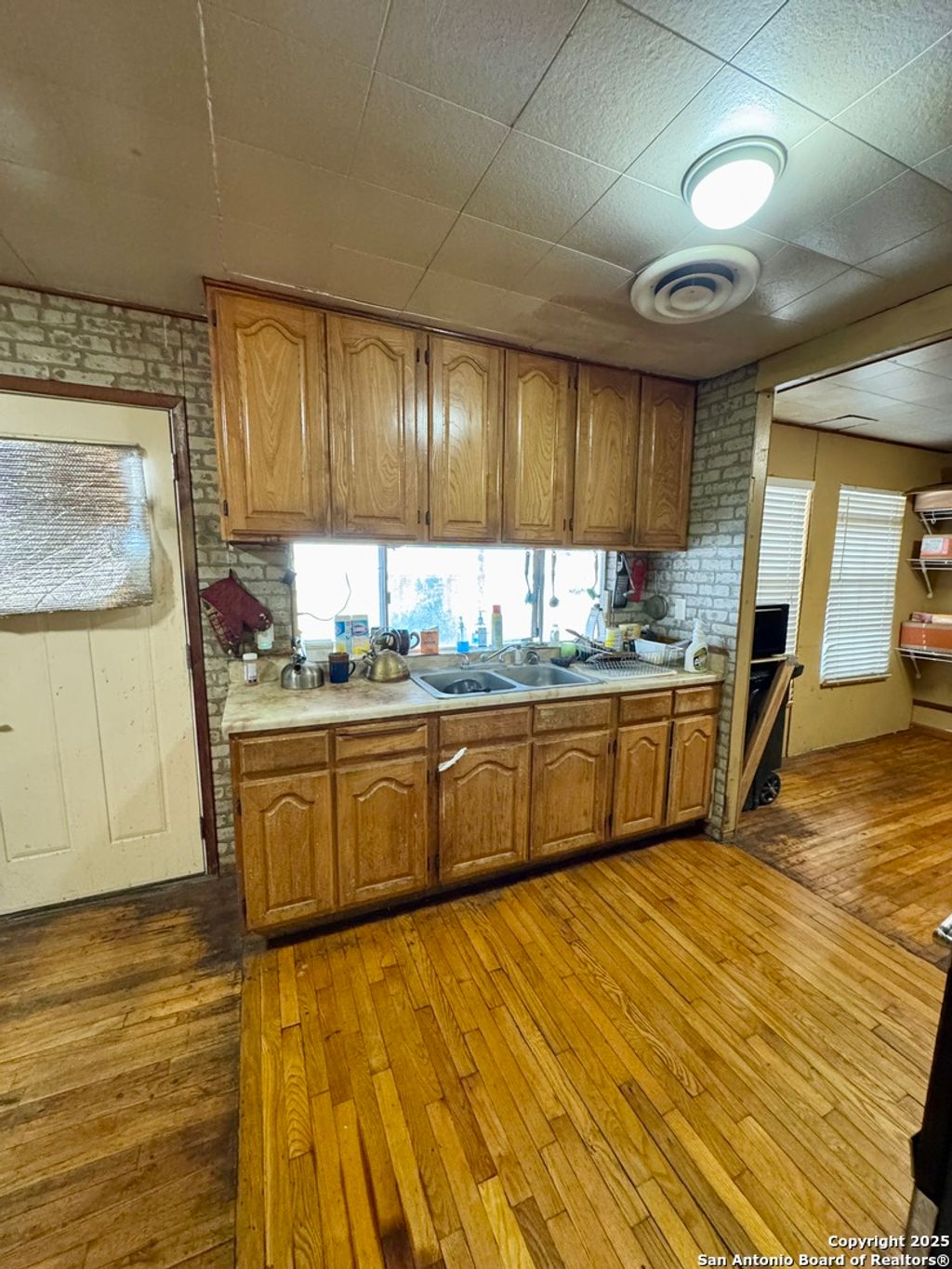 Photo of 607 W Theo Ave, San Antonio, TX 78225 (MLS # 1918434)