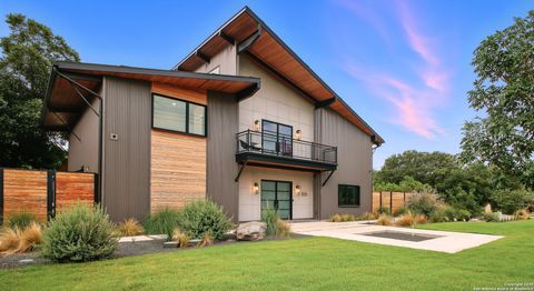 140 S Winston San Antonio TX 78213
