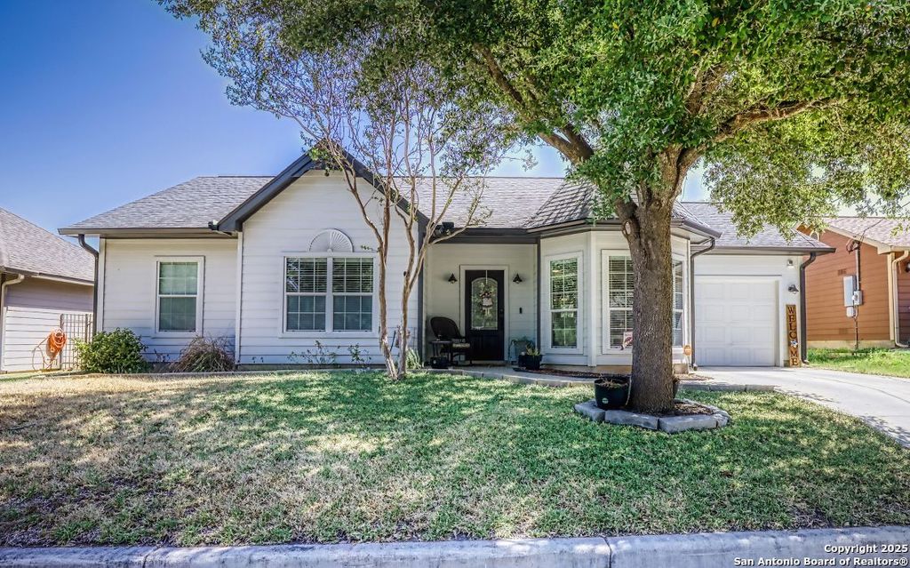 Photo of 1408 S 2nd, Floresville, TX 78114 (MLS # 1895617)