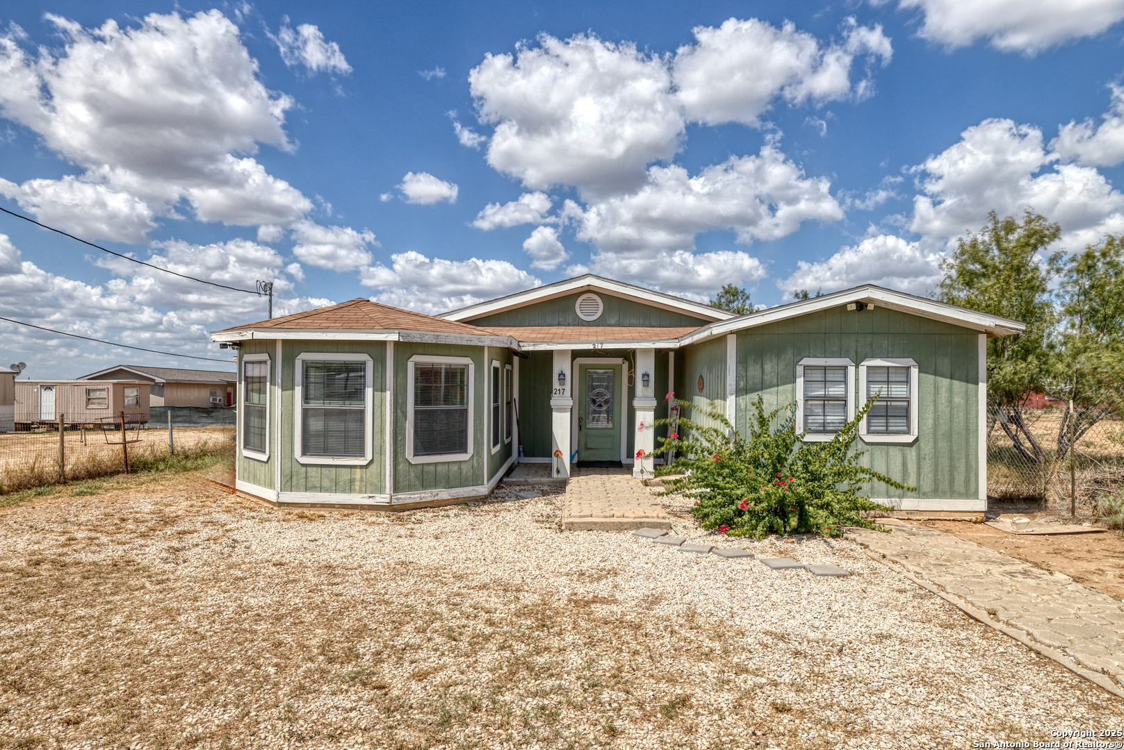 Photo 1 of 22 — 217 Carrizo Hill, Carrizo Springs, TX 78834