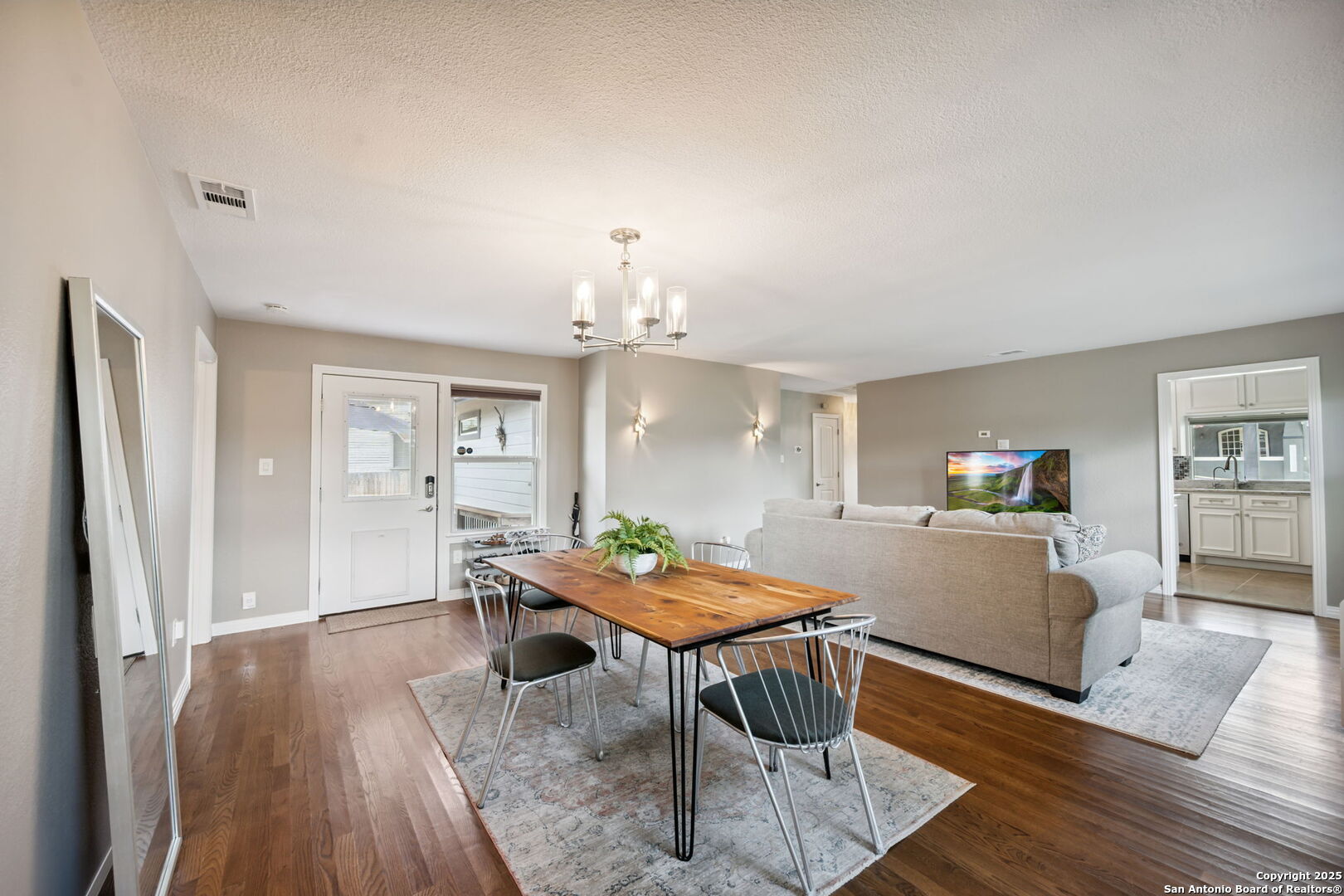 515 Queen Anne