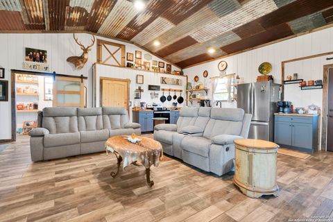 125 Valencia Kerrville TX 78028