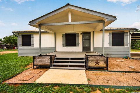 147 County Road 6841 Lytle TX 78052