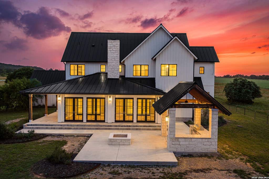 Photo of 324 Klenin Place, Fredericksburg, TX 78624 (MLS # 1961912)