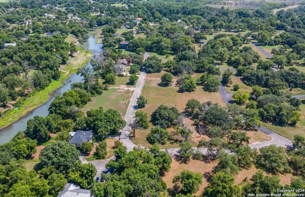 Photo of 8 E HAMPTON DR, Seguin, TX 78155 (MLS # 1907090)