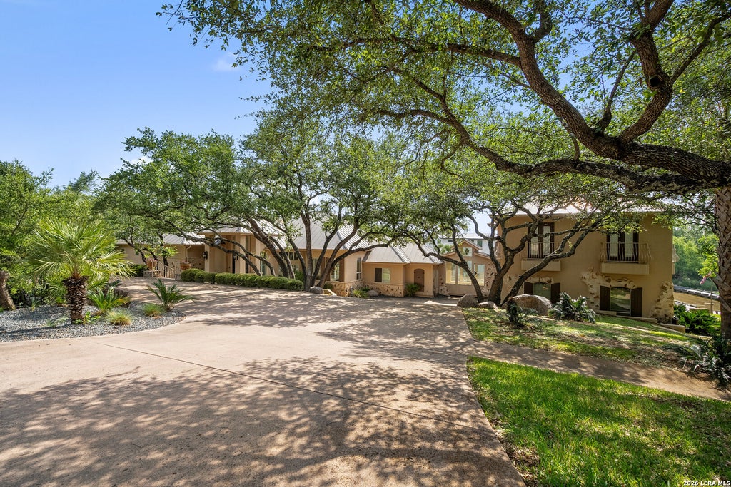 Photo of 101 Cross Bow, Horseshoe Bay, TX 78657 (MLS # 1967515)