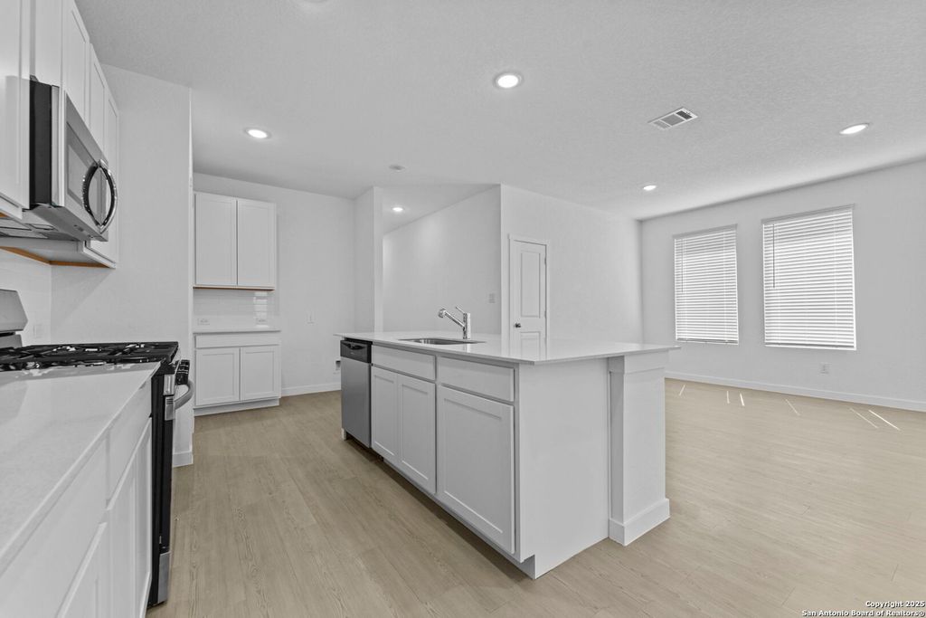 Photo of 1221 Twisted Creek, New Braunfels, TX 78130 (MLS # 1923018)