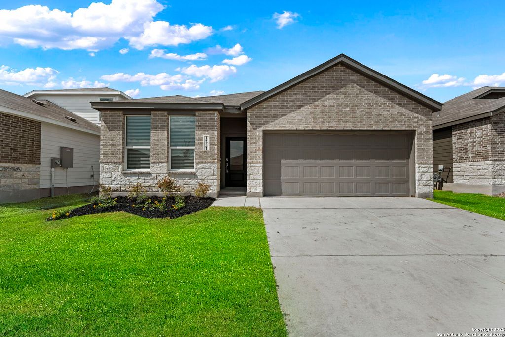 Photo of 1221 Twisted Creek, New Braunfels, TX 78130 (MLS # 1923018)