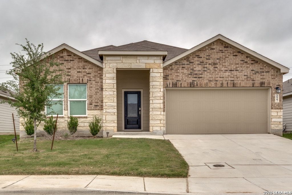 Photo of 227 Cordova Crossing, Seguin, TX 78155 (MLS # 1965484)
